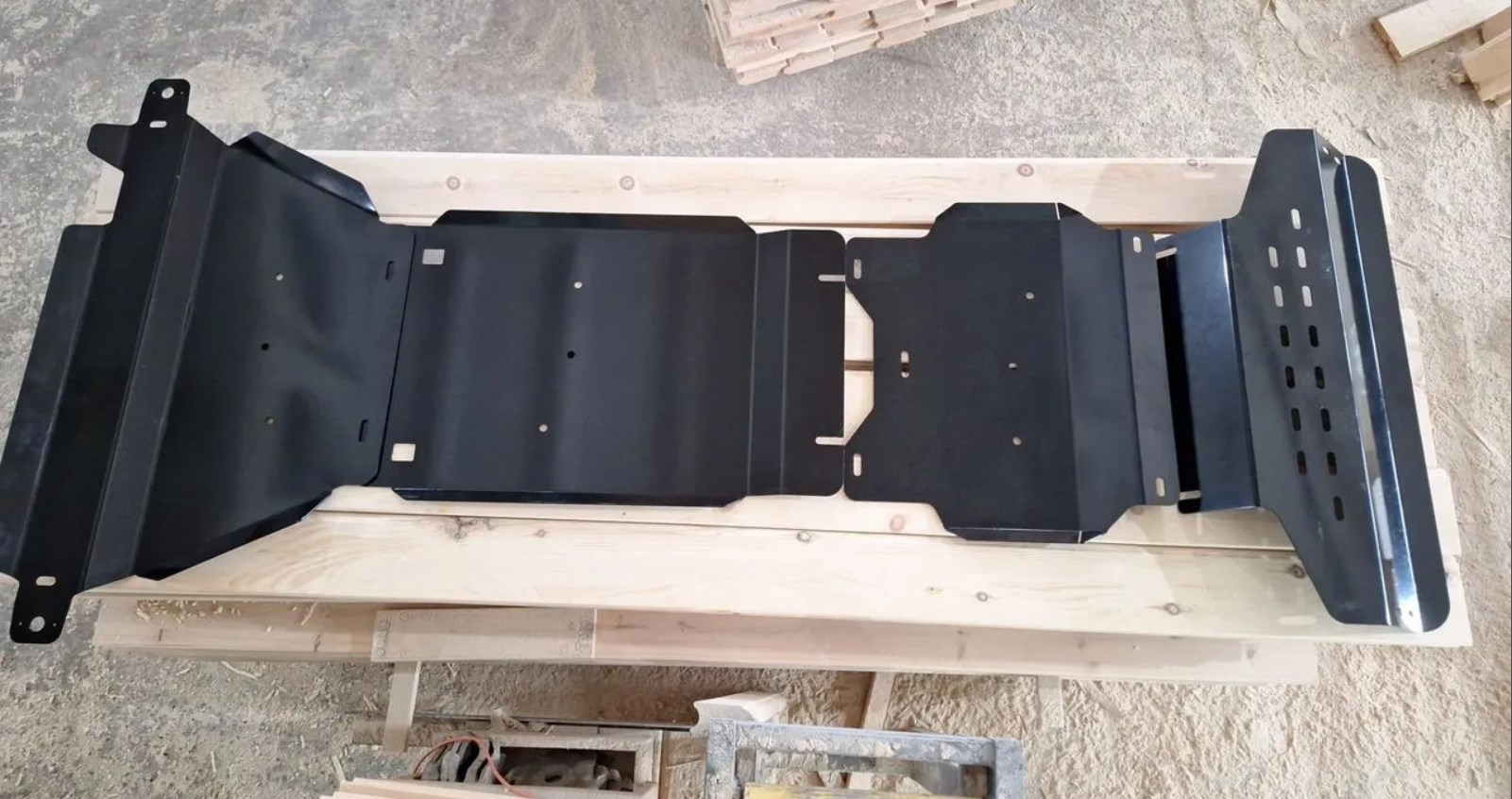 4-х секционная защита ДВС, АКПП и РК RAM 1500 5gen